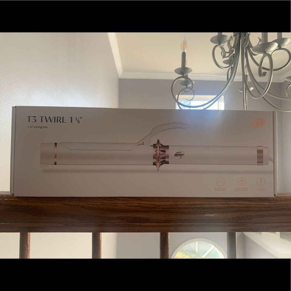 T3 1 1/4 inch Curling Iron